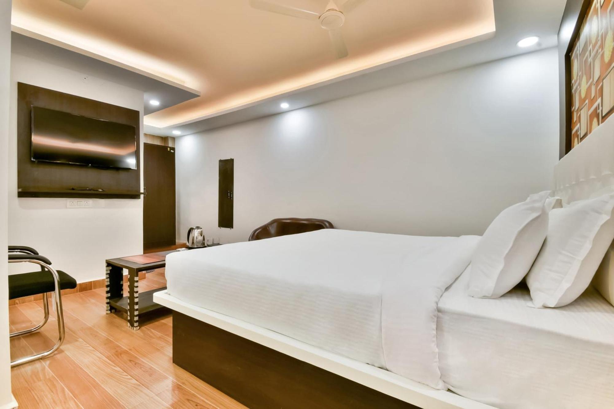 Collection O Addiction Hotel Patna  Exterior photo